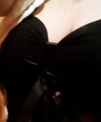 Живу в Москве и хочу исполнить все твои самые сокровенные фантазии. Ласковые прикосновения и страстные поцелуи - это лишь малая часть моих возможностей. Со мной ты найдешь настоящую страсть и незабываемое времяпровождение. У меня есть отличные отзывы от довольных клиентов, потому что я всегда стараюсь сделать все возможное, чтобы удовлетворить тебя. Позвони мне, и я покажу тебе, что такое настоящее сексуальное удовольствие. 🌹🔥💋 Евдокия